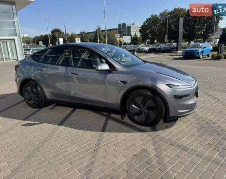 Серый Тесла Model Y, объемом двигателя 0 л и пробегом 2 тыс. км за 61900 $, фото 8 на Automoto.ua