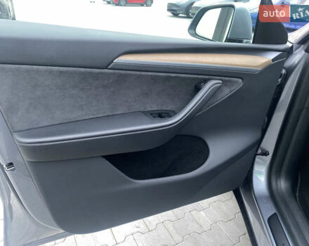 Серый Тесла Model Y, объемом двигателя 0 л и пробегом 11 тыс. км за 35500 $, фото 8 на Automoto.ua