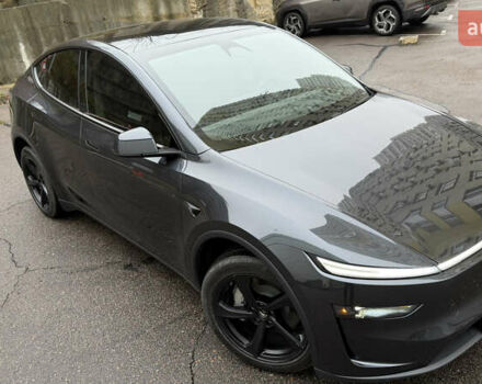 Серый Тесла Model Y, объемом двигателя 0 л и пробегом 4 тыс. км за 53500 $, фото 5 на Automoto.ua