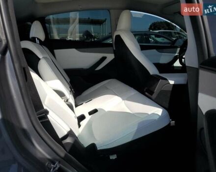Серый Тесла Model Y, объемом двигателя 0 л и пробегом 4 тыс. км за 44000 $, фото 9 на Automoto.ua