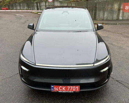 Серый Тесла Model Y, объемом двигателя 0 л и пробегом 4 тыс. км за 53500 $, фото 3 на Automoto.ua