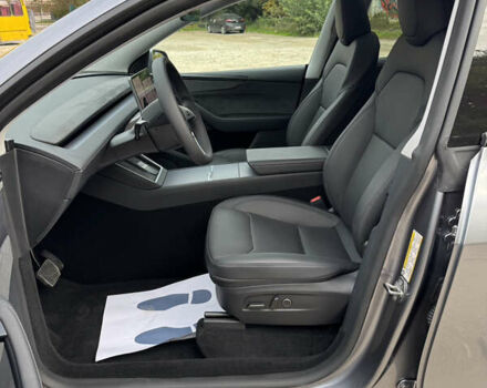 Серый Тесла Model Y, объемом двигателя 0 л и пробегом 1 тыс. км за 55000 $, фото 12 на Automoto.ua