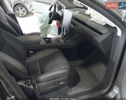 Серый Тесла Model Y, объемом двигателя 0 л и пробегом 2 тыс. км за 33000 $, фото 5 на Automoto.ua