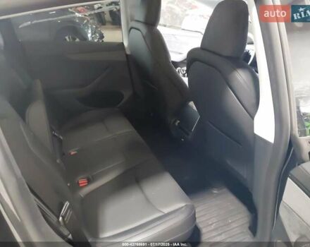 Серый Тесла Model Y, объемом двигателя 0 л и пробегом 2 тыс. км за 33000 $, фото 4 на Automoto.ua