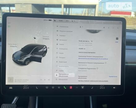 Серый Тесла Model Y, объемом двигателя 0 л и пробегом 44 тыс. км за 50300 $, фото 4 на Automoto.ua
