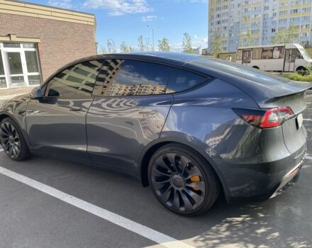 Серый Тесла Model Y, объемом двигателя 0 л и пробегом 44 тыс. км за 33000 $, фото 1 на Automoto.ua
