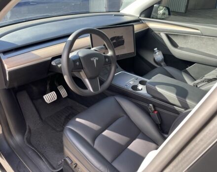 Серый Тесла Model Y, объемом двигателя 0 л и пробегом 44 тыс. км за 33000 $, фото 4 на Automoto.ua