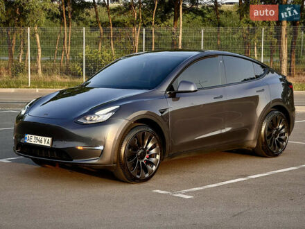 Тесла Model Y 2020 в Днепре (Днепропетровске) на Automoto.ua Серый Тесла Model Y, объемом двигателя 0 л и пробегом 96 тыс. км за 23999 $, фото 1 на Automoto.ua