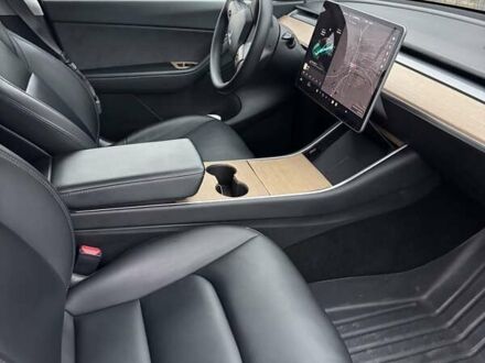 Сірий Тесла Model Y, об'ємом двигуна 0 л та пробігом 63 тис. км за 23900 $, фото 1 на Automoto.ua