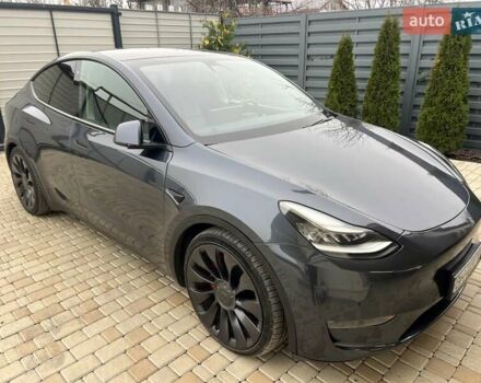 Серый Тесла Model Y, объемом двигателя 0 л и пробегом 111 тыс. км за 23000 $, фото 1 на Automoto.ua
