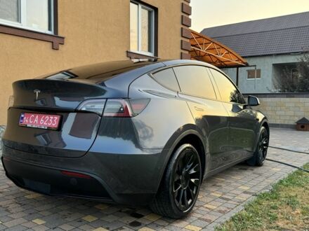 Серый Тесла Model Y, объемом двигателя 0 л и пробегом 63 тыс. км за 27000 $, фото 1 на Automoto.ua