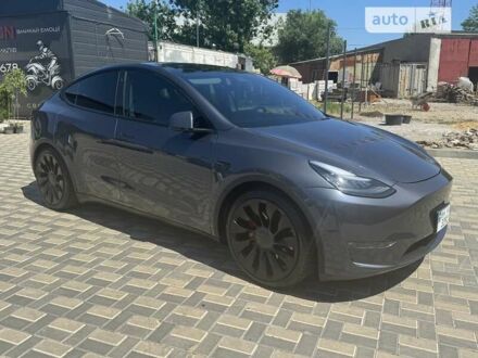 Серый Тесла Model Y, объемом двигателя 0 л и пробегом 26 тыс. км за 34999 $, фото 1 на Automoto.ua