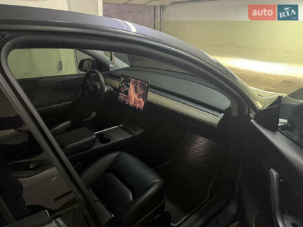 Серый Тесла Model Y, объемом двигателя 0 л и пробегом 91 тыс. км за 25000 $, фото 1 на Automoto.ua