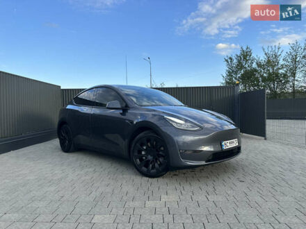 Тесла Model Y 2021 в Львове на Automoto.ua Серый Тесла Model Y, объемом двигателя 0 л и пробегом 99 тыс. км за 26000 $, фото 1 на Automoto.ua