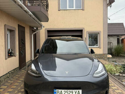 Серый Тесла Model Y, объемом двигателя 0 л и пробегом 156 тыс. км за 24900 $, фото 1 на Automoto.ua