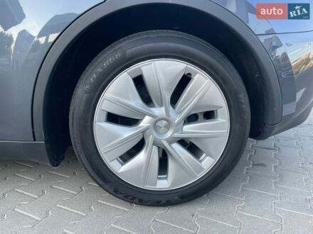 Сірий Тесла Model Y, об'ємом двигуна 0 л та пробігом 40 тис. км за 25500 $, фото 1 на Automoto.ua