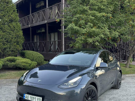 Тесла Model Y 2022 в Днепре (Днепропетровске) на Automoto.ua Серый Тесла Model Y, объемом двигателя 0 л и пробегом 21 тыс. км за 29500 $, фото 1 на Automoto.ua
