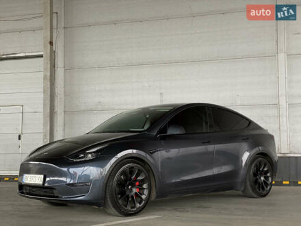 Тесла Model Y 2022 в Ровно на Automoto.ua Серый Тесла Model Y, объемом двигателя 0 л и пробегом 64 тыс. км за 26300 $, фото 1 на Automoto.ua
