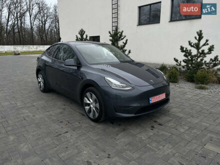 Сірий Тесла Model Y, об'ємом двигуна 0 л та пробігом 65 тис. км за 25500 $, фото 1 на Automoto.ua