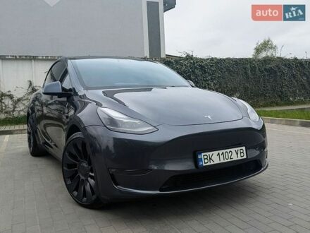Серый Тесла Model Y, объемом двигателя 0 л и пробегом 160 тыс. км за 30000 $, фото 1 на Automoto.ua