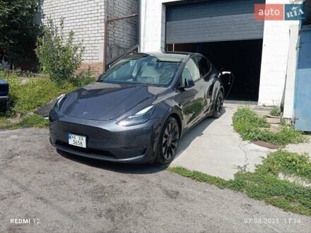 Тесла Model Y 2022 в Днепре (Днепропетровске) на Automoto.ua Серый Тесла Model Y, объемом двигателя 0 л и пробегом 113 тыс. км за 24500 $, фото 1 на Automoto.ua