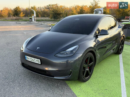 Серый Тесла Model Y, объемом двигателя 0 л и пробегом 48 тыс. км за 27500 $, фото 1 на Automoto.ua