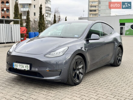 Серый Тесла Model Y, объемом двигателя 0 л и пробегом 30 тыс. км за 34500 $, фото 1 на Automoto.ua