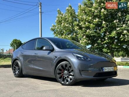 Серый Тесла Model Y, объемом двигателя 0 л и пробегом 64 тыс. км за 27500 $, фото 1 на Automoto.ua
