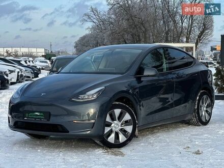 Серый Тесла Model Y, объемом двигателя 0 л и пробегом 32 тыс. км за 28590 $, фото 1 на Automoto.ua