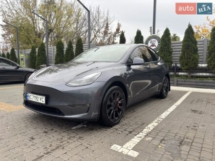 Серый Тесла Model Y, объемом двигателя 0 л и пробегом 40 тыс. км за 29999 $, фото 1 на Automoto.ua
