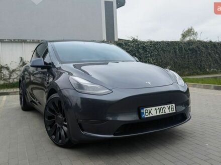 Серый Тесла Model Y, объемом двигателя 0 л и пробегом 160 тыс. км за 30000 $, фото 1 на Automoto.ua