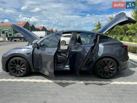 Серый Тесла Model Y, объемом двигателя 0 л и пробегом 94 тыс. км за 23999 $, фото 1 на Automoto.ua