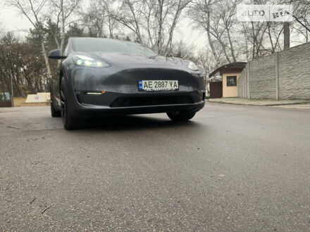 Серый Тесла Model Y, объемом двигателя 0 л и пробегом 10 тыс. км за 55000 $, фото 1 на Automoto.ua