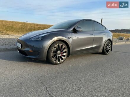 Серый Тесла Model Y, объемом двигателя 0 л и пробегом 82 тыс. км за 27500 $, фото 1 на Automoto.ua