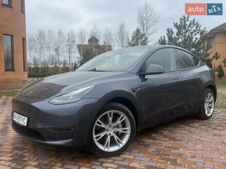 Серый Тесла Model Y, объемом двигателя 0 л и пробегом 9 тыс. км за 29900 $, фото 1 на Automoto.ua