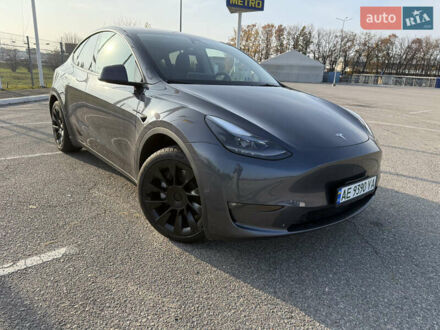 Серый Тесла Model Y, объемом двигателя 0 л и пробегом 18 тыс. км за 27500 $, фото 1 на Automoto.ua