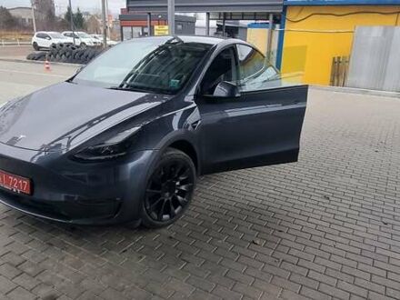 Серый Тесла Model Y, объемом двигателя 0 л и пробегом 52 тыс. км за 30000 $, фото 1 на Automoto.ua