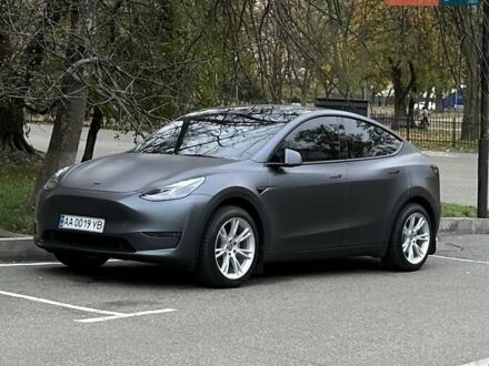 Тесла Model Y 2023 в Киеве на Automoto.ua Серый Тесла Model Y, объемом двигателя 0 л и пробегом 12 тыс. км за 31800 $, фото 1 на Automoto.ua