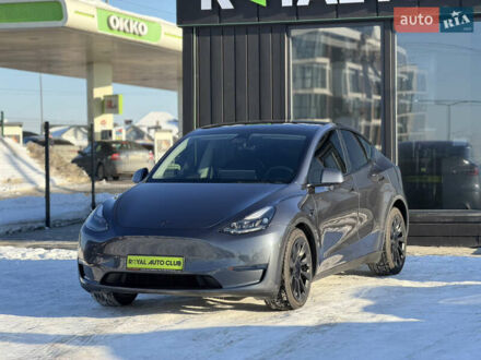 Серый Тесла Model Y, объемом двигателя 0 л и пробегом 55 тыс. км за 28690 $, фото 1 на Automoto.ua