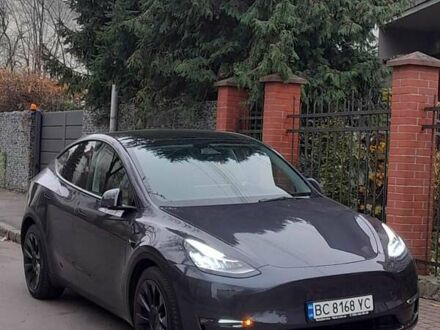Серый Тесла Model Y, объемом двигателя 0 л и пробегом 30 тыс. км за 26900 $, фото 1 на Automoto.ua