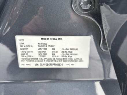 Серый Тесла Model Y, объемом двигателя 0 л и пробегом 93 тыс. км за 27000 $, фото 1 на Automoto.ua