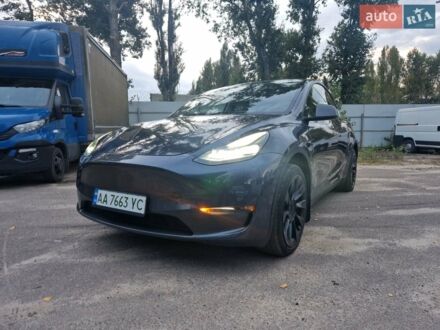 Серый Тесла Model Y, объемом двигателя 0 л и пробегом 49 тыс. км за 27977 $, фото 1 на Automoto.ua