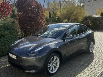 Тесла Model Y 2023 у Чернівцях на Automoto.ua Сірий Тесла Model Y, об'ємом двигуна 0 л та пробігом 20 тис. км за 23500 $, фото 1 на Automoto.ua