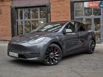 Тесла Model Y 2023 в Киеве на Automoto.ua Серый Тесла Model Y, объемом двигателя 0 л и пробегом 5 тыс. км за 40900 $, фото 1 на Automoto.ua