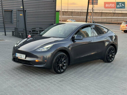 Тесла Model Y 2024 в Киеве на Automoto.ua Серый Тесла Model Y, объемом двигателя 0 л и пробегом 2 тыс. км за 27500 $, фото 1 на Automoto.ua