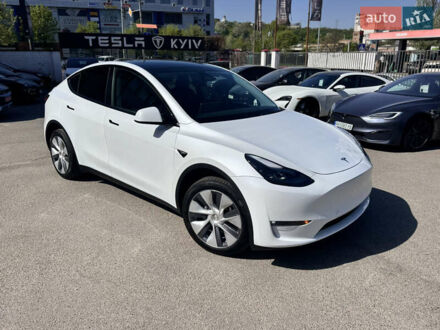 Тесла Model Y 2024 в Киеве на Automoto.ua Серый Тесла Model Y, объемом двигателя 0 л и пробегом 18 тыс. км за 28500 $, фото 1 на Automoto.ua