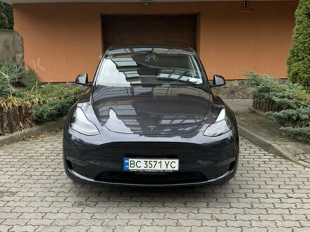 Серый Тесла Model Y, объемом двигателя 0 л и пробегом 15 тыс. км за 34500 $, фото 1 на Automoto.ua