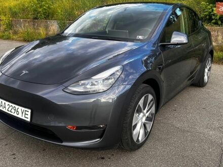 Серый Тесла Model Y, объемом двигателя 0 л и пробегом 26 тыс. км за 32000 $, фото 1 на Automoto.ua