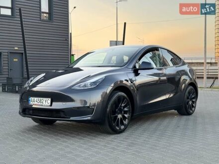 Тесла Model Y 2024 в Киеве на Automoto.ua Серый Тесла Model Y, объемом двигателя 0 л и пробегом 3 тыс. км за 26999 $, фото 1 на Automoto.ua