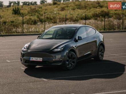 Тесла Model Y 2024 в Ровно на Automoto.ua Серый Тесла Model Y, объемом двигателя 0 л и пробегом 25 тыс. км за 31300 $, фото 1 на Automoto.ua